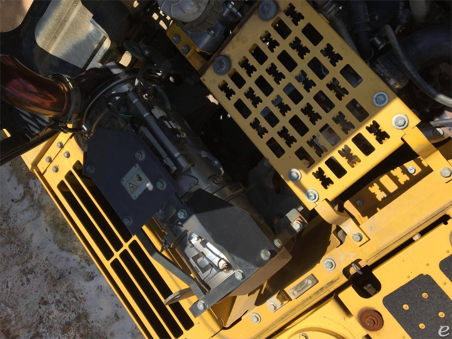 2015 Komatsu PC210 LC-10 At UsedEquipmentHub.com