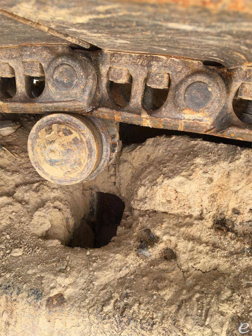 2015 Komatsu PC210 LC-10 At UsedEquipmentHub.com