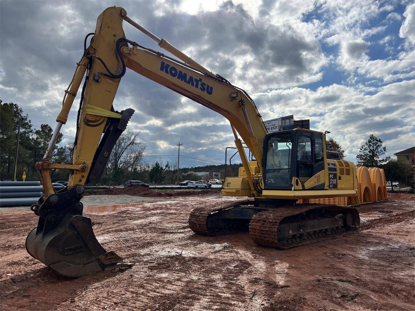 2017 Komatsu PC210 LC-11 At UsedEquipmentHub.com