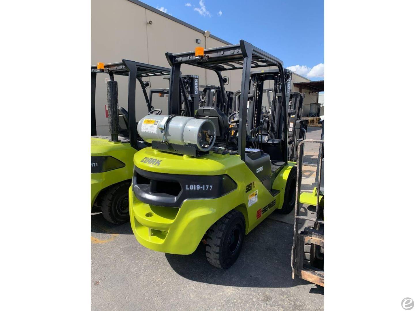 2019 Clark S35L At UsedEquipmentHub.com